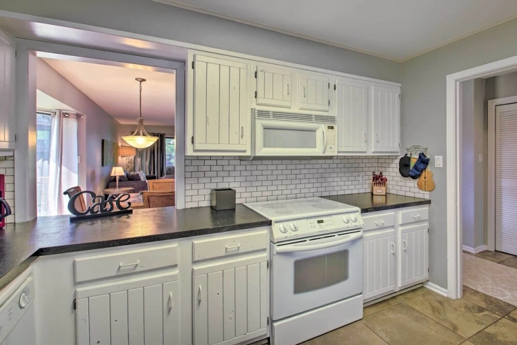 2 Bedrooms Apartment