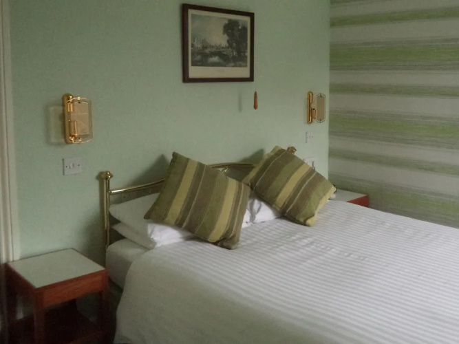 Lodgehill Hotel