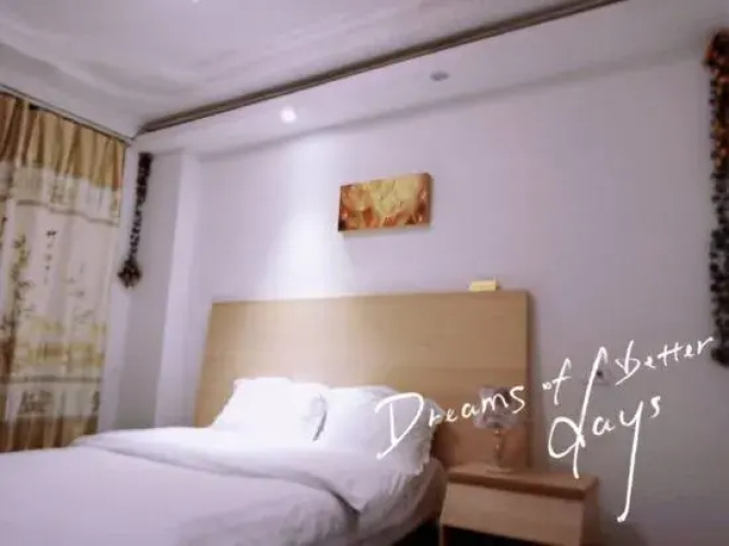 Yiqun Hotel