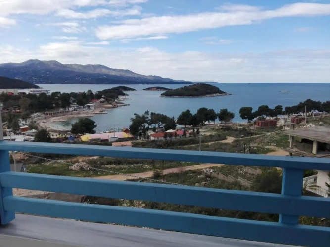 2 Bedrooms Apartment with balcony and with sea view