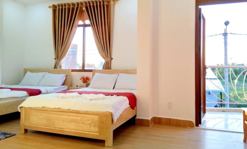Quadruple Family Suite with garden view