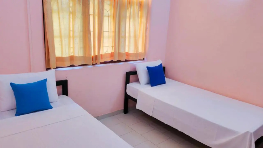 A4 Beach Hostel Negombo