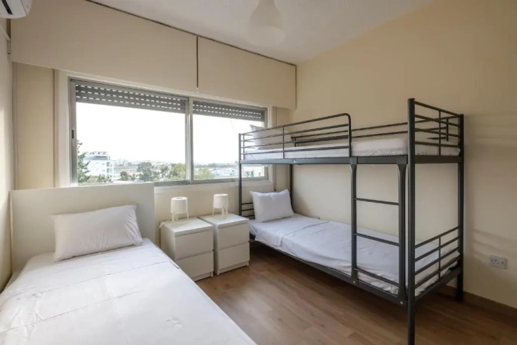 2 Bedrooms Apartment
