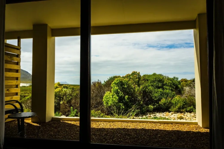 1 Bedroom Comfort room with mountain view