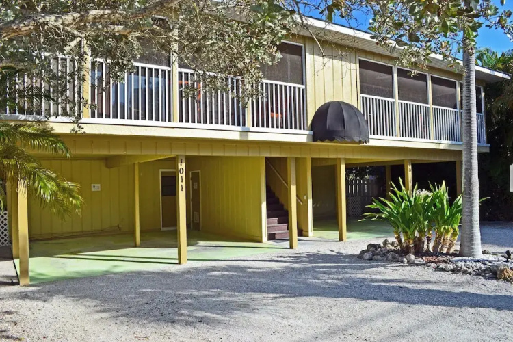 Holiday House 1