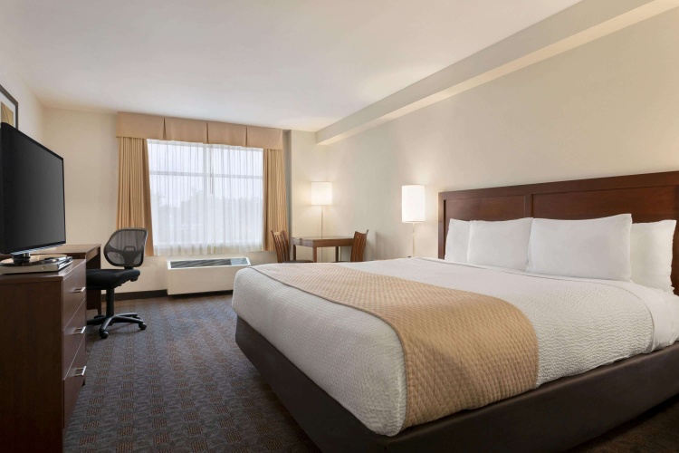 Days Inn by Wyndham Ottawa Airport photo 6