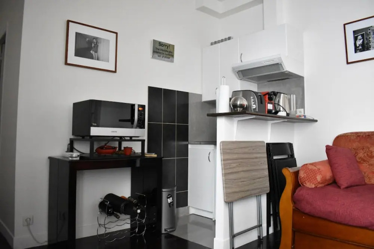 Simplistic 1 Bedroom Apartment in 17th - Image 6