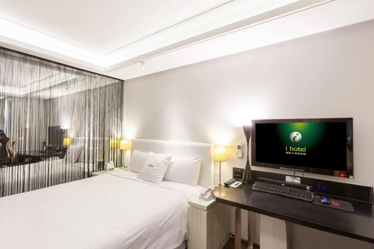 I Hotel