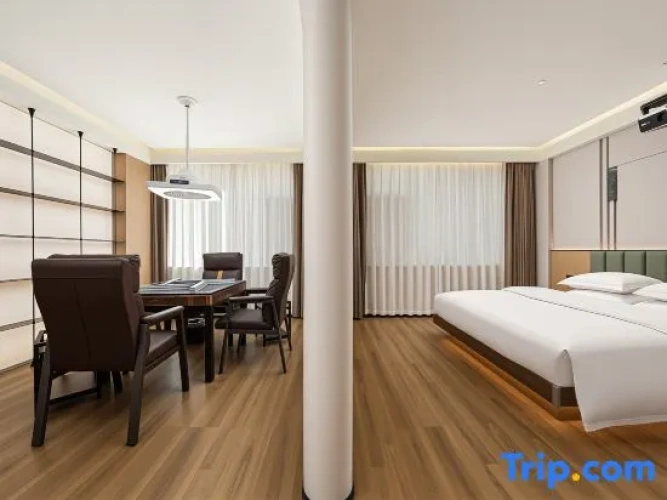 Deluxe Suite