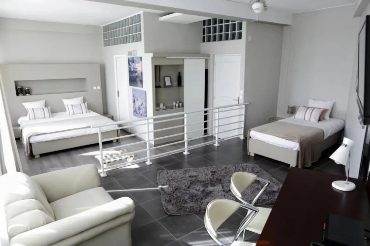 Standard Triple room