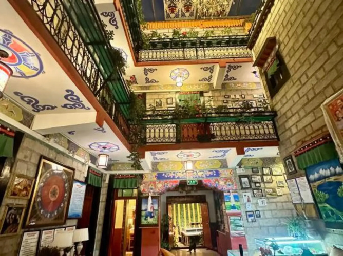 Gesang Huaxiang Hotel