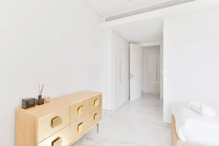 Luxury 2BR plus maids room in Bluewaters