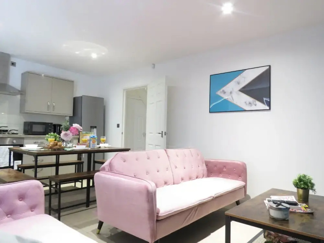 Tudors eSuites 4 Bedroom House