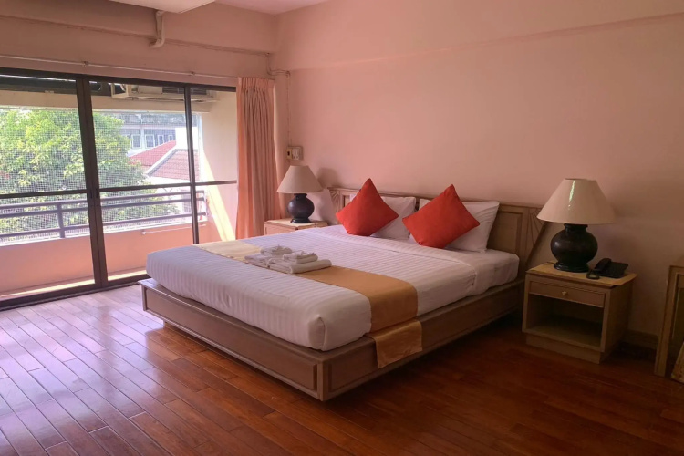Pin Hotel
