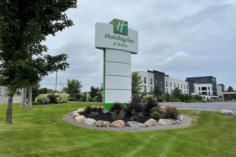 Holiday Inn & Suites Syracuse Airport - Liverpool photo 28