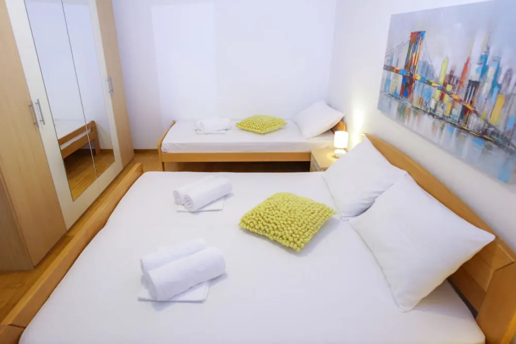 Summer Breeze Apartments