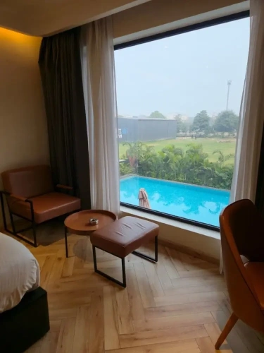 Executive room with pool view