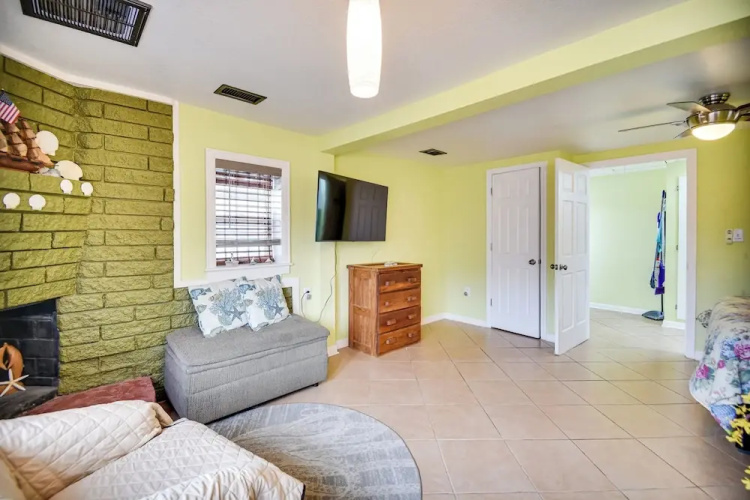 < 1/2 Mi to Beach Access + Pier: OBX Getaway