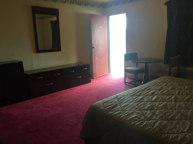 Winstons Air Conditioned Motel