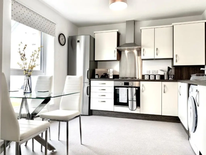 2 Bedrooms Apartment