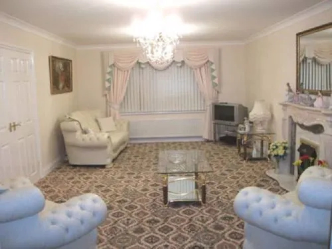 Efail Newydd