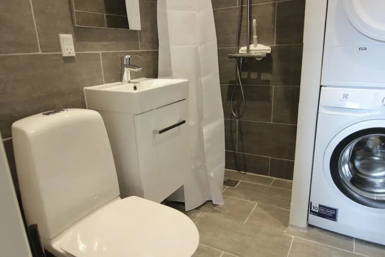 Great and Spacious 1-bed w