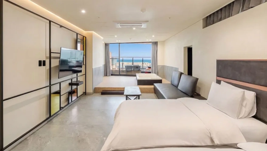 1 Bedroom Standard room with balcony