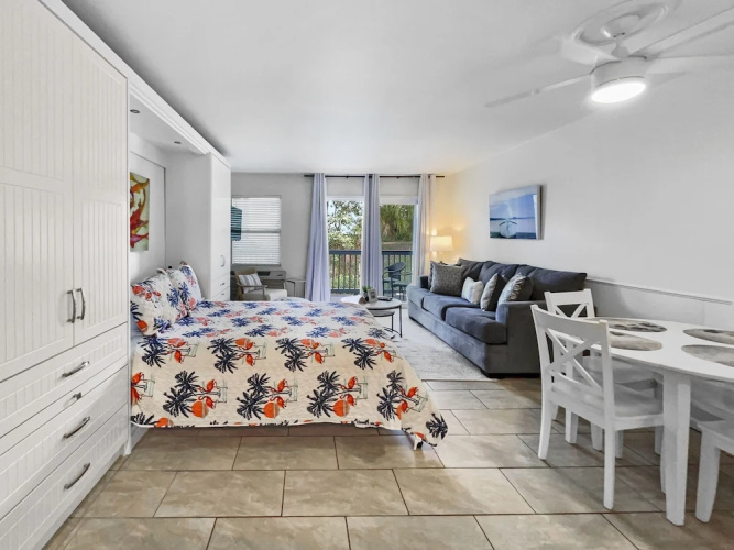 Inlet Sands - 204 - Studio home by RedAwning