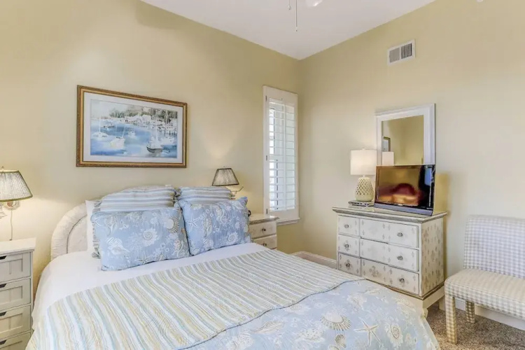 Oceanfront 5th-floor Condo With Balcony, Gorgeous Views & Pool Access