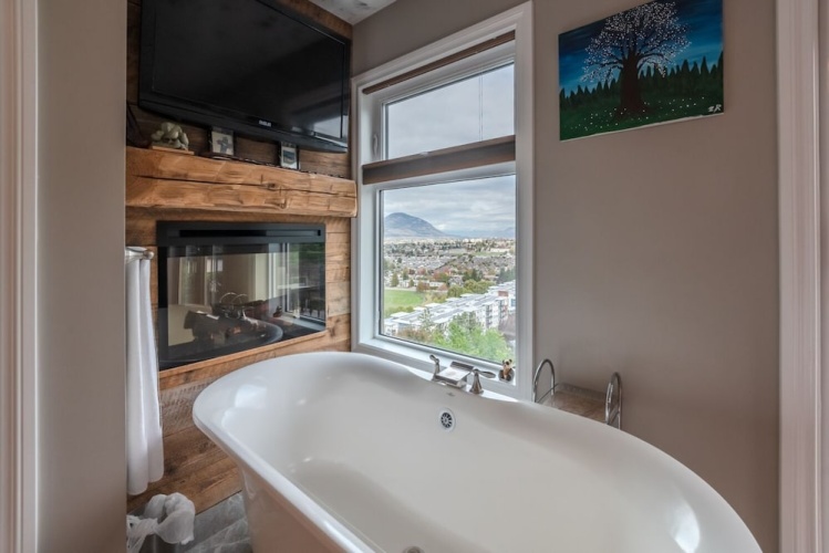Above The Beach Guest Suites