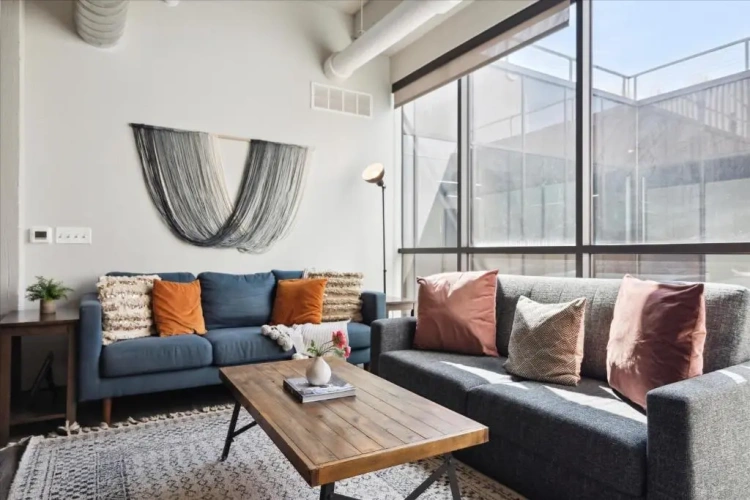 2 Bedrooms Apartment