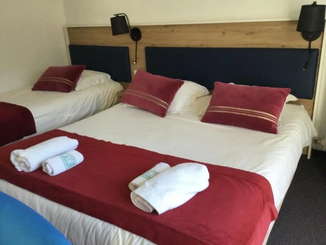 Standard Triple room
