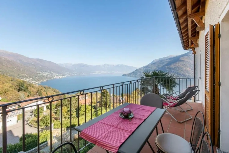 Apartment with balcony