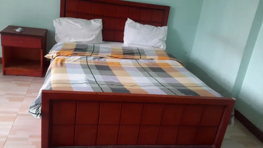 20/20 Guest House