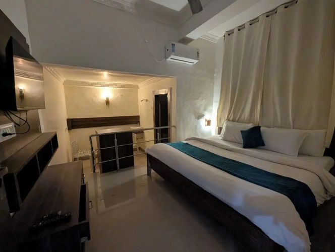 Economy room