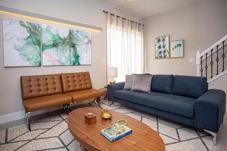 Modern 4 Bedrooms Townhouse SU2662