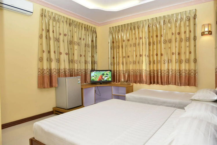Hotel Rich Queen