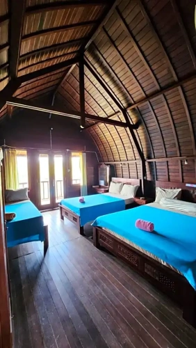 Standard Family room with garden view