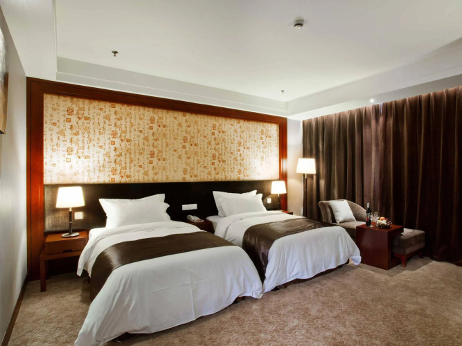 Kunshan Dianshan Lake Century Hotel