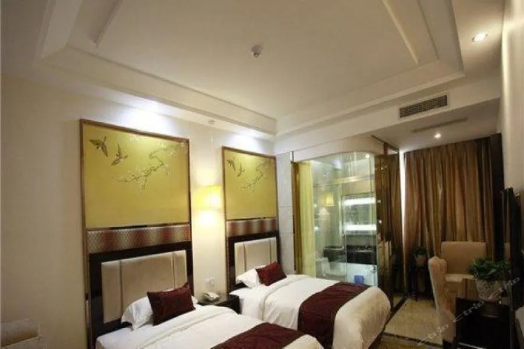 Chengdu Golden Cube Hotel