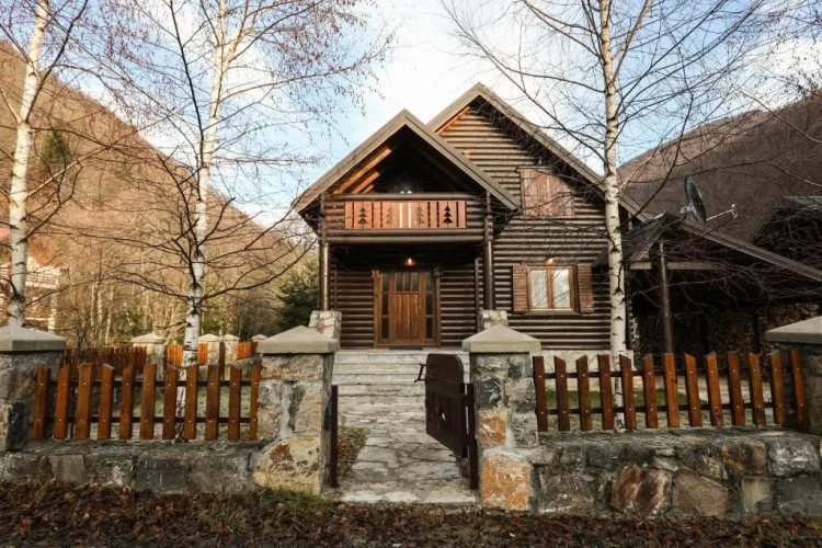 3 Bedrooms Cottage
