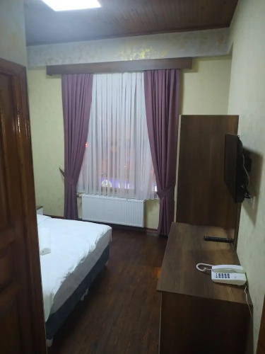 Lorin Otel