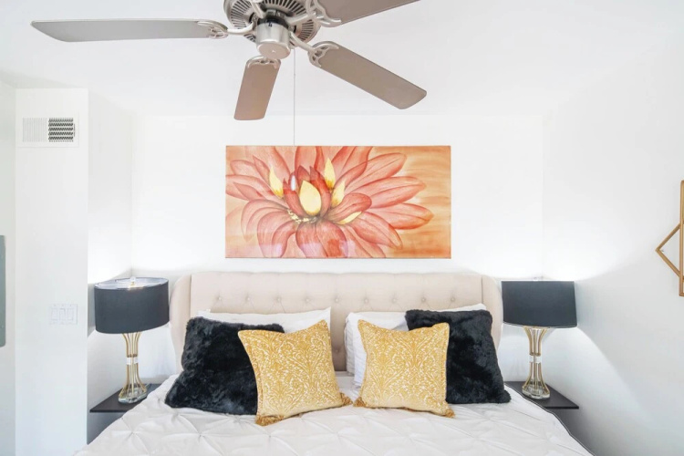 King Bed - Top Floor 2sty Loft - Parking 4058