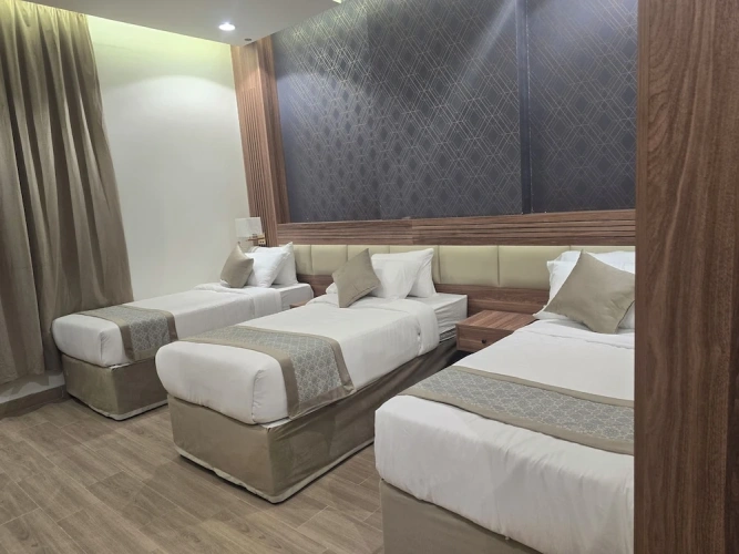 Standard Triple room with city view