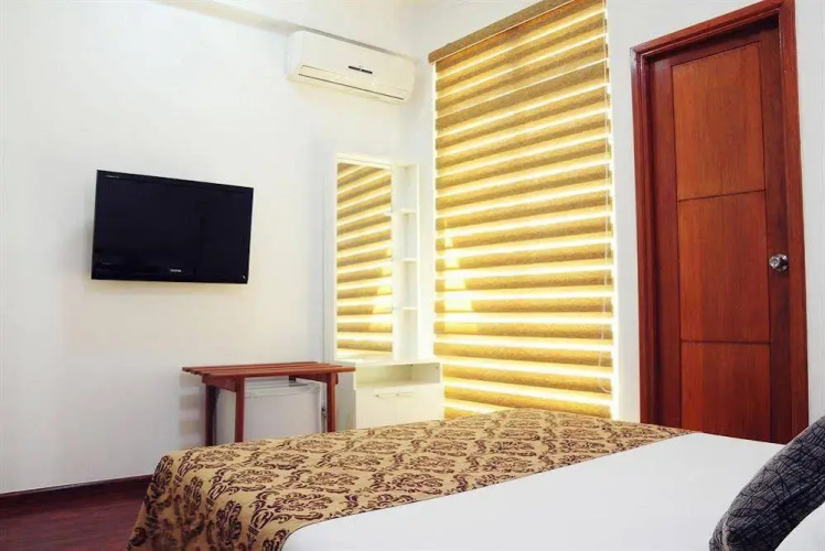 Holidaymakers Inn