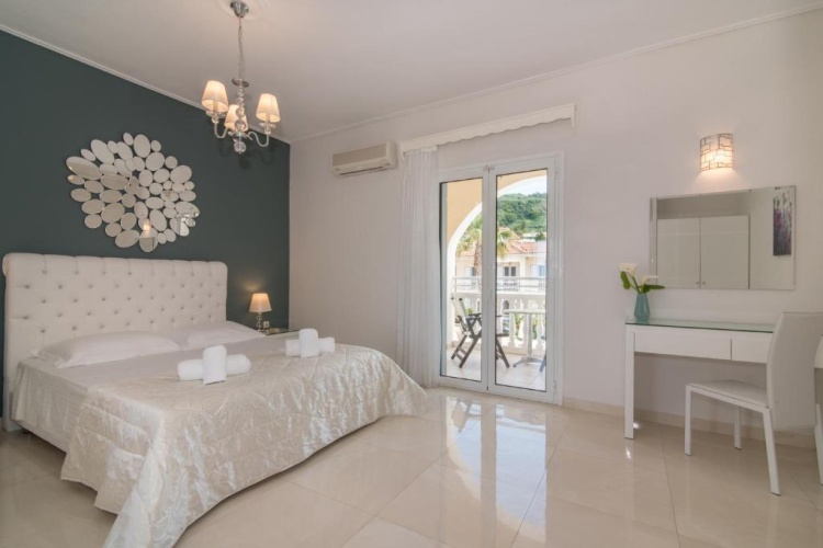 Standard Double room with pool view