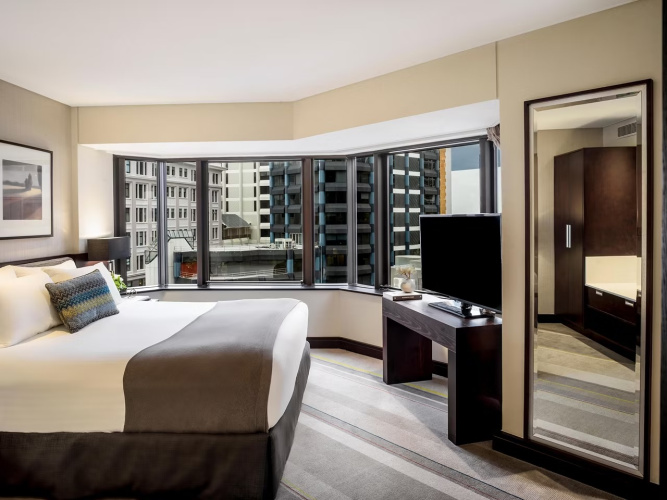 Double Club Junior Suite with city view