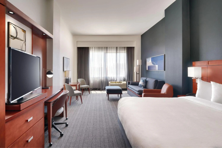 Courtyard by Marriott Lincoln Downtown