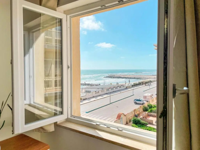 Demetra Seafront Apartment - Parking & Pool