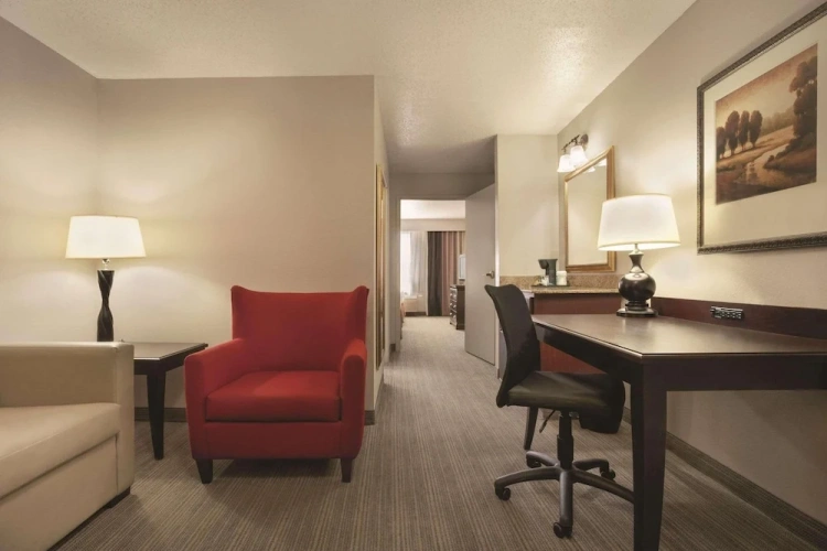 1 Bedroom Suite